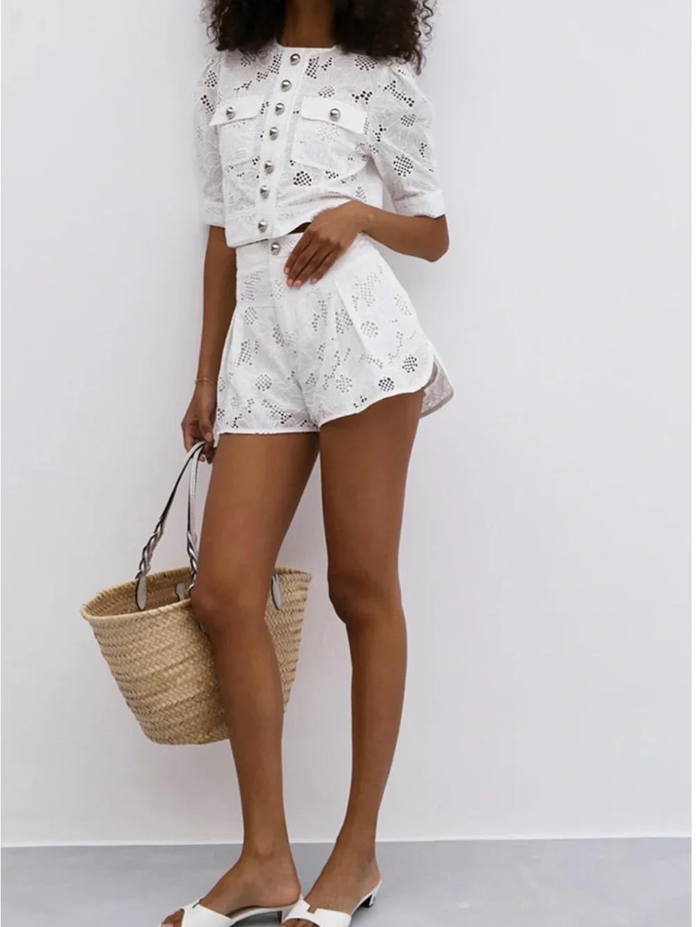 Commense Multi-Button Embroidery Shorts Set Size XS NWT